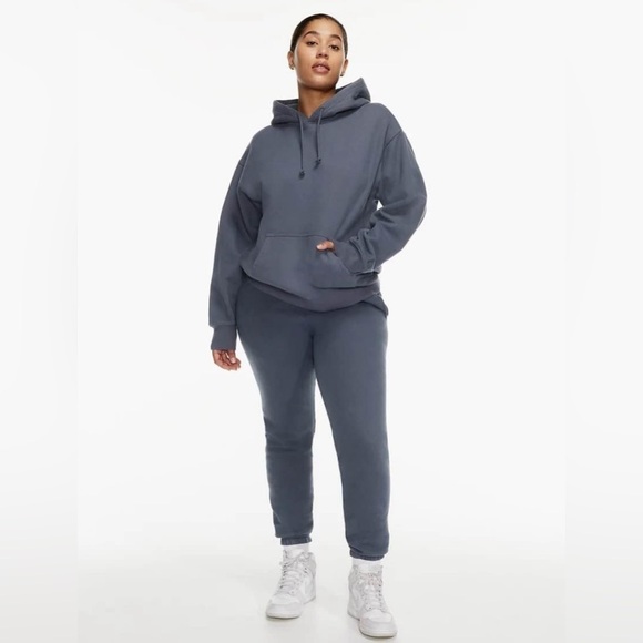 Aritzia Tops - Aritzia Tna Cozy Fleece Boyfriend Hoodie